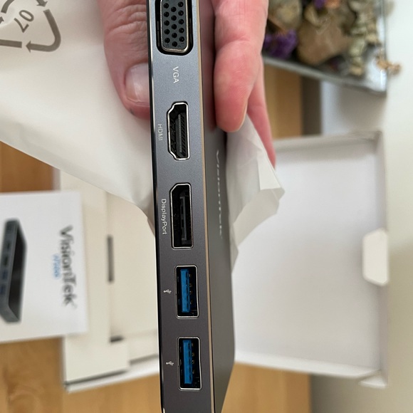 VT200 Dual Display USB-C Docking Station with Power Passthrough - Picture 3 of 4